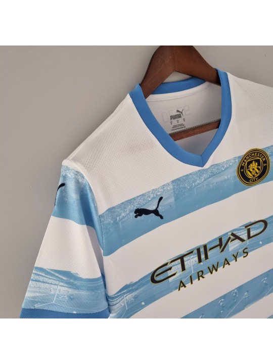 Camiseta 22/23 Manchester City Conmemorativa Blanca Azul